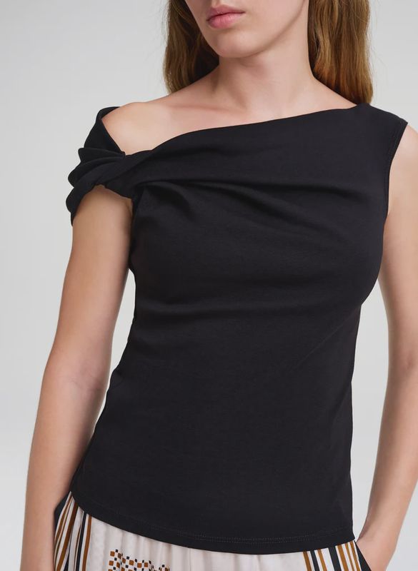 CECE OFF-SHOULDER TOP