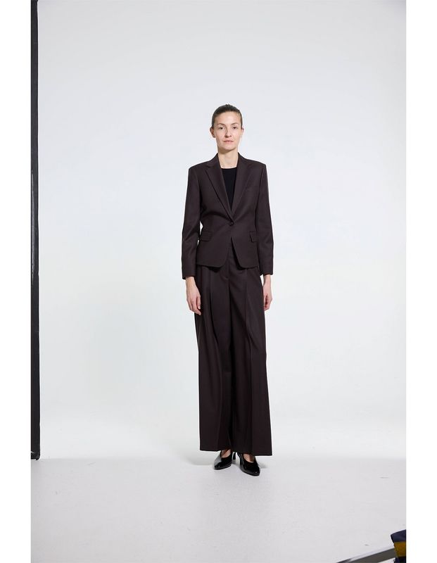SINGLE BUTTON SLIM BLAZER