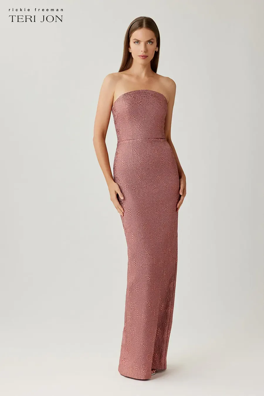 METALLIC JACQUARD STRAPLESS COLUMN GOWN 267038D
