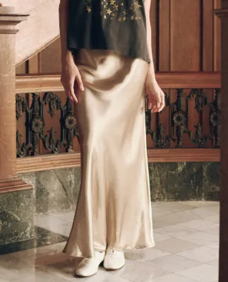 THE ELASTIC BIAS SKIRT
