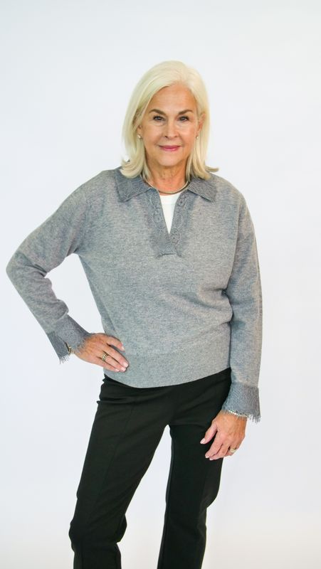 PULL COL V DETAILS DENTELLE