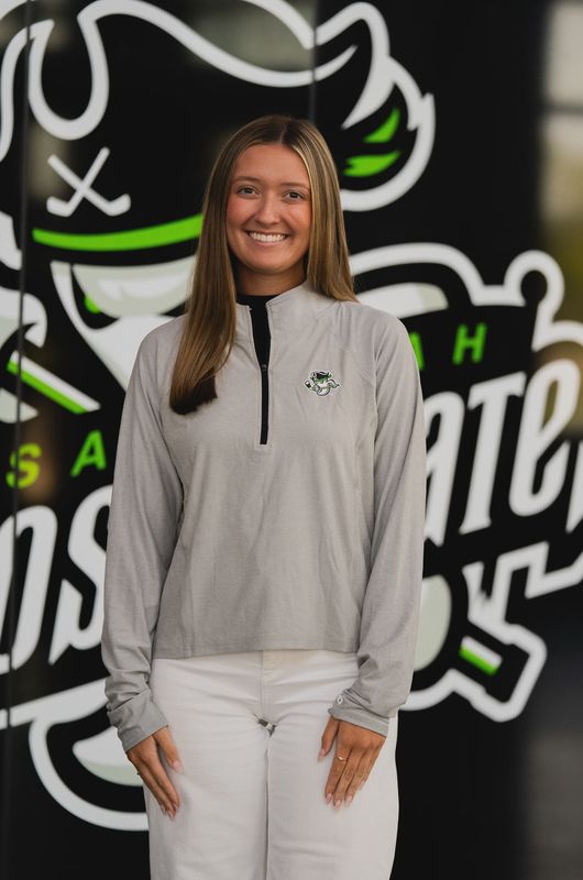 Savannah Ghost Pirates Colosseum Sisterhood 1/4 Zip Windshirt Ash Gray