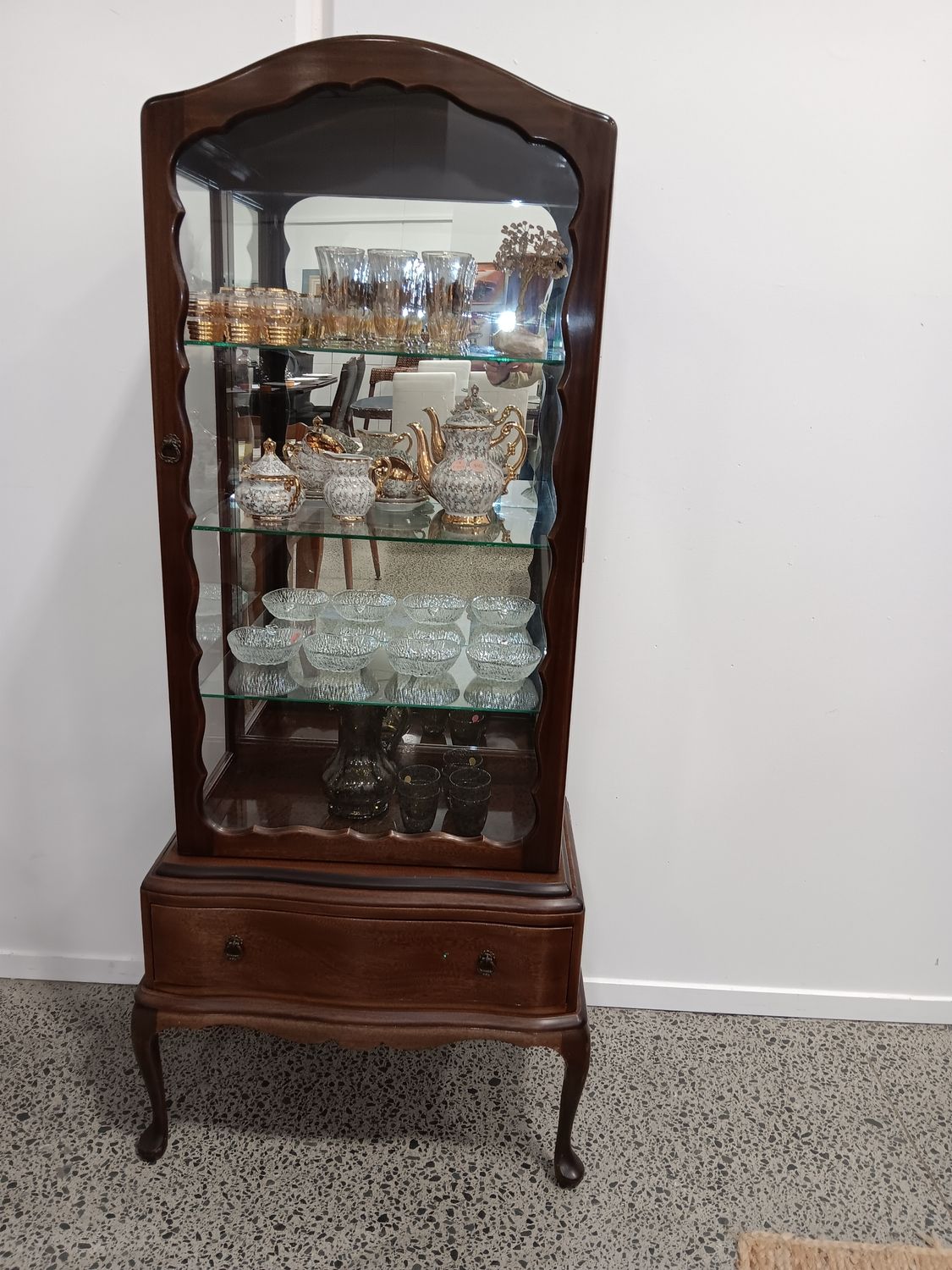 China Cabinet with glass shelves