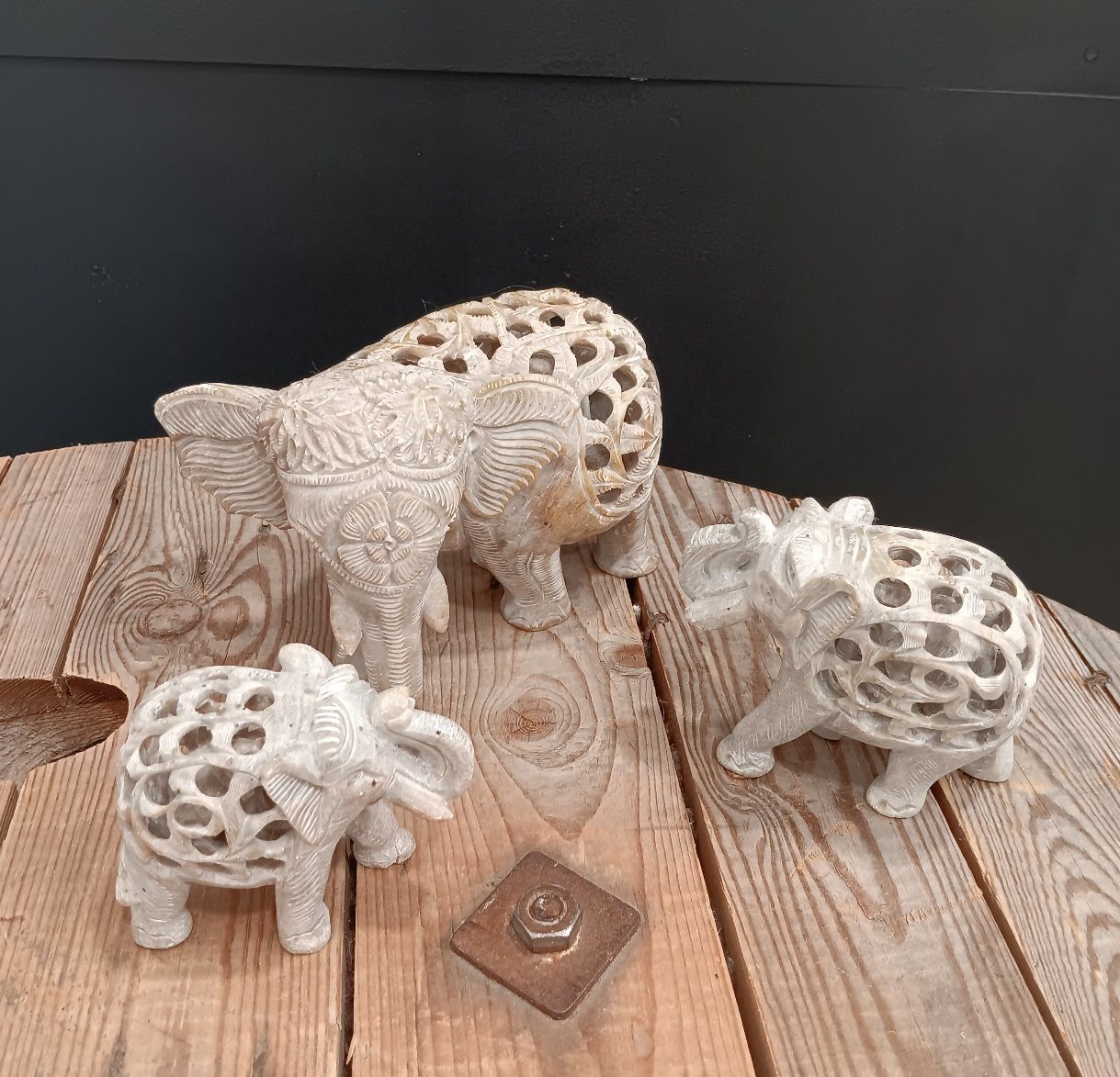 Elephants, carved set of 3