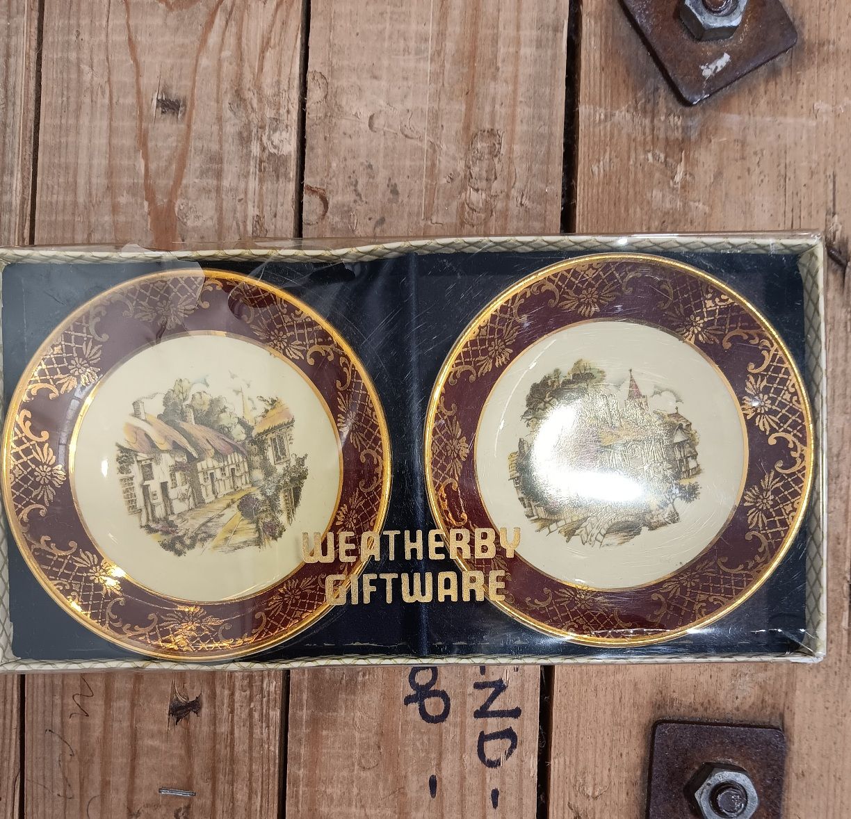 Weatherby Giftware small bowls