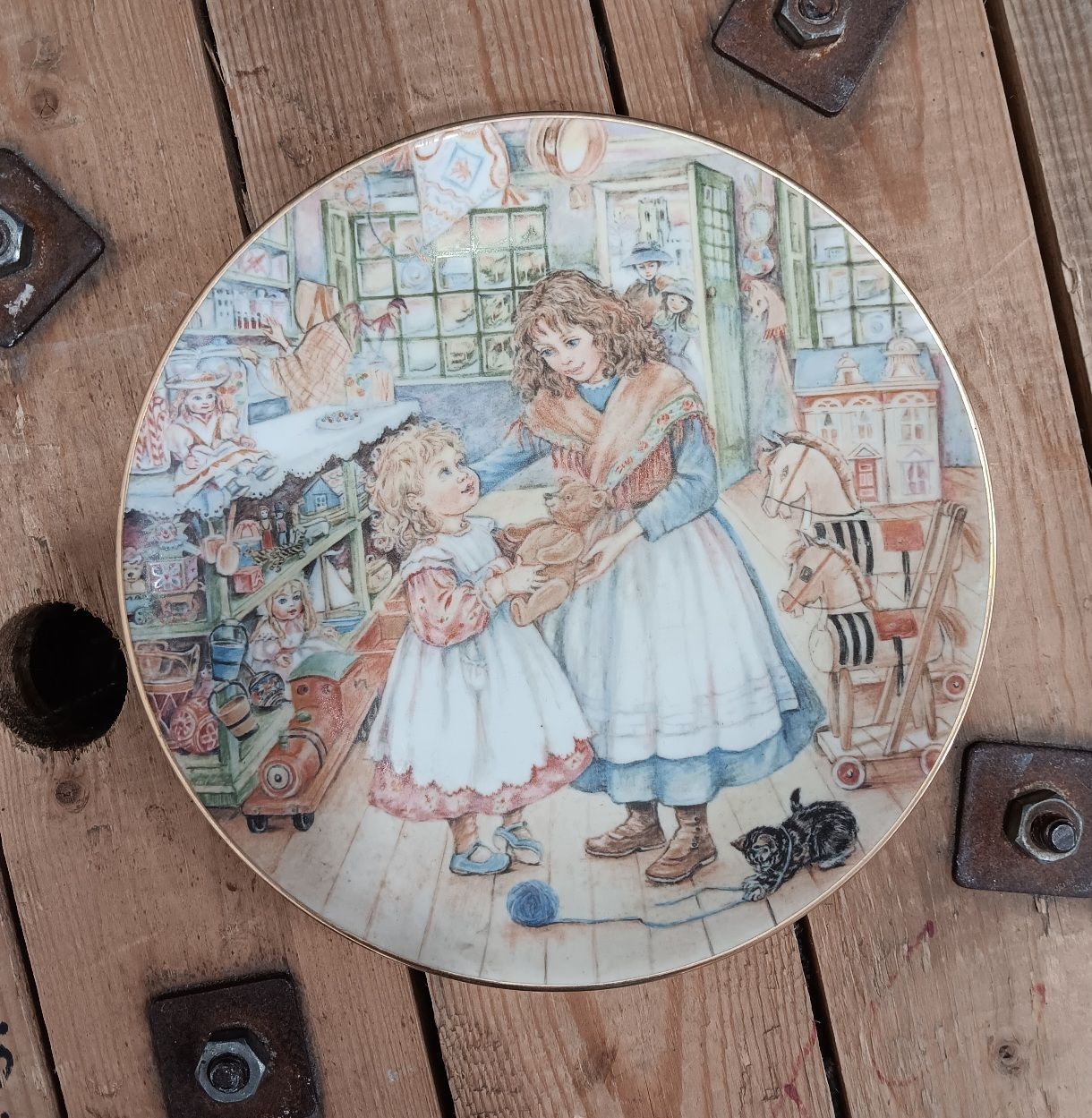 Compton &amp; Woodhouse Collectors Plate A gift of Love