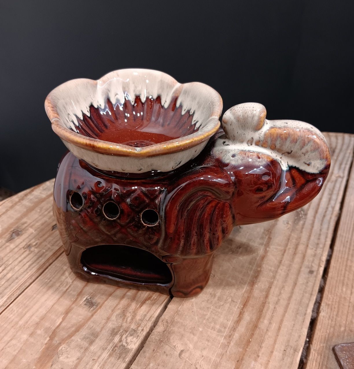 Elephant ceramic tealight