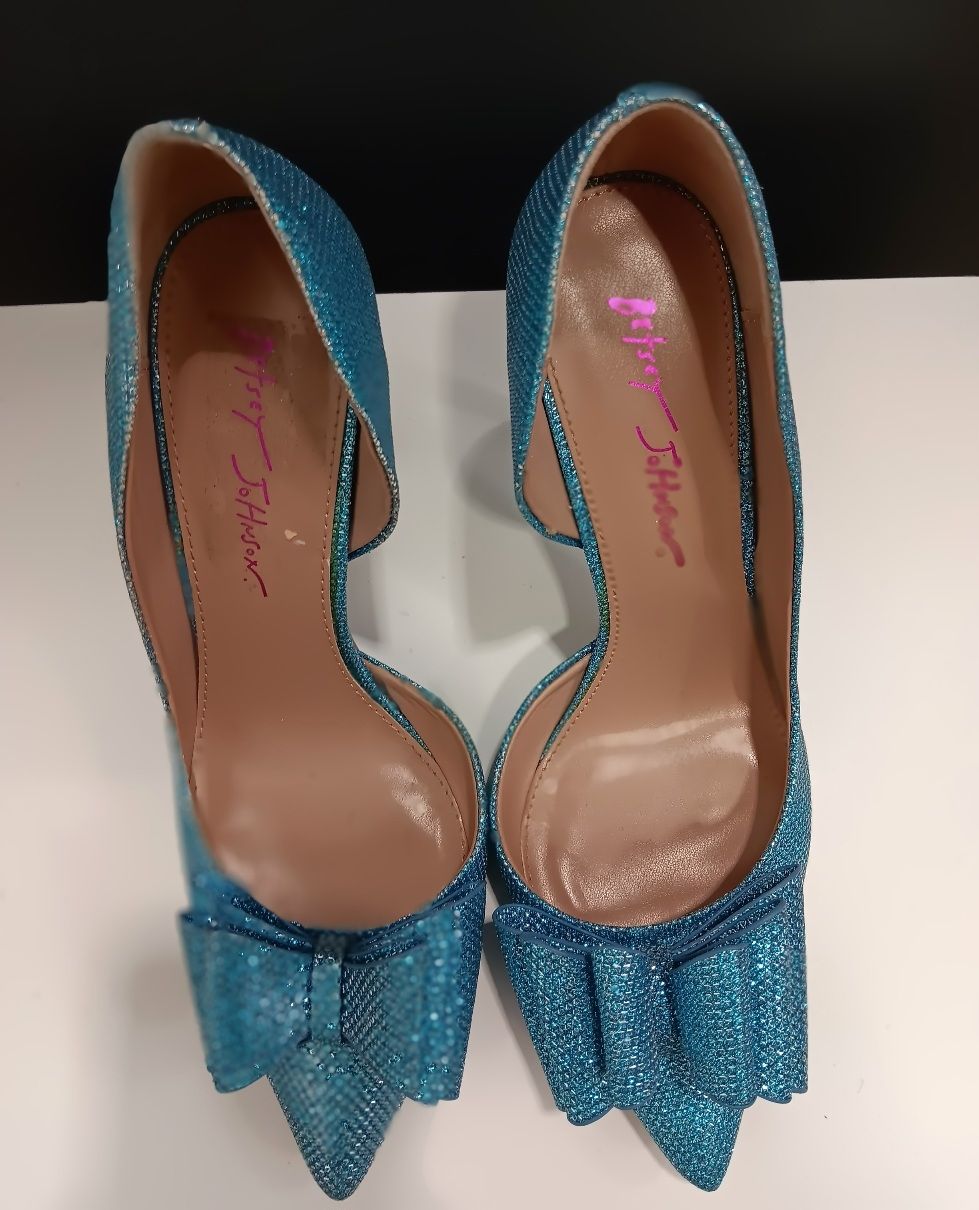 Shoes: Betsy Johnson Size 8.5