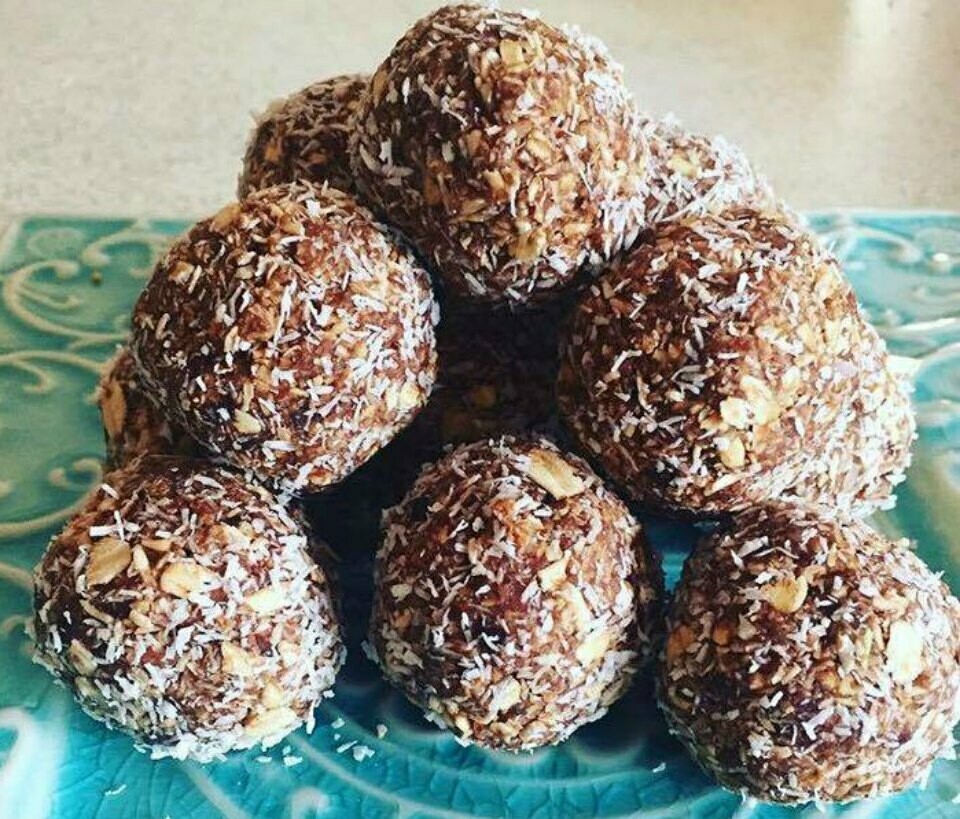 Peanut Butter Caramel Protein Balls (8 pack)