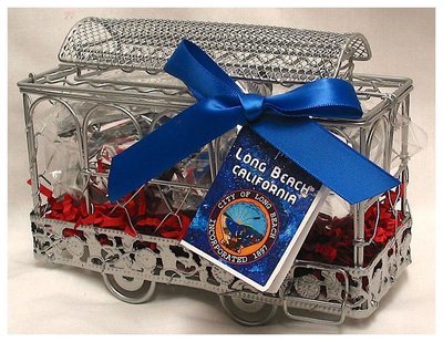 Long Beach Cable Car w Milk Chocolate Mint Truffles