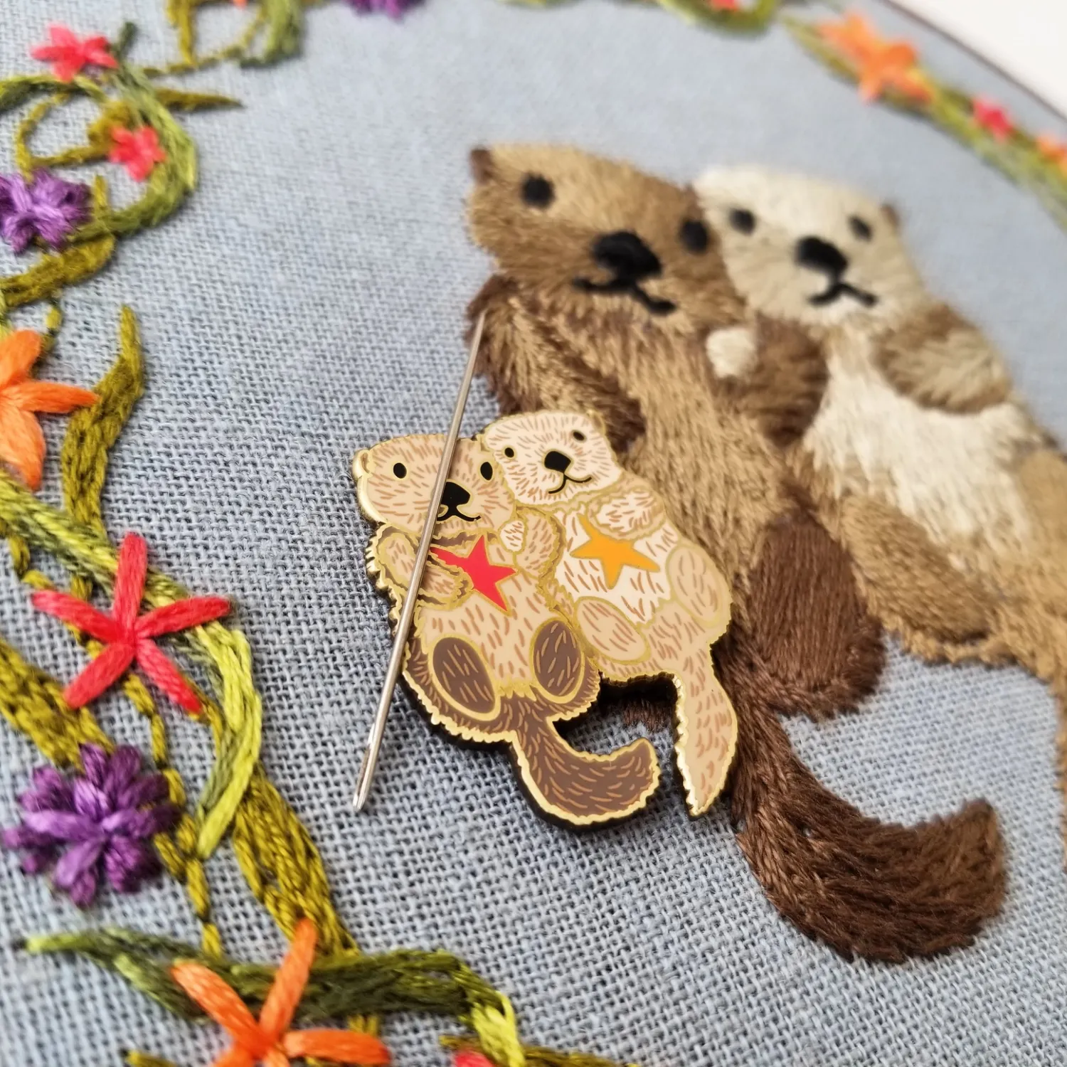 Enamel Needle Minder