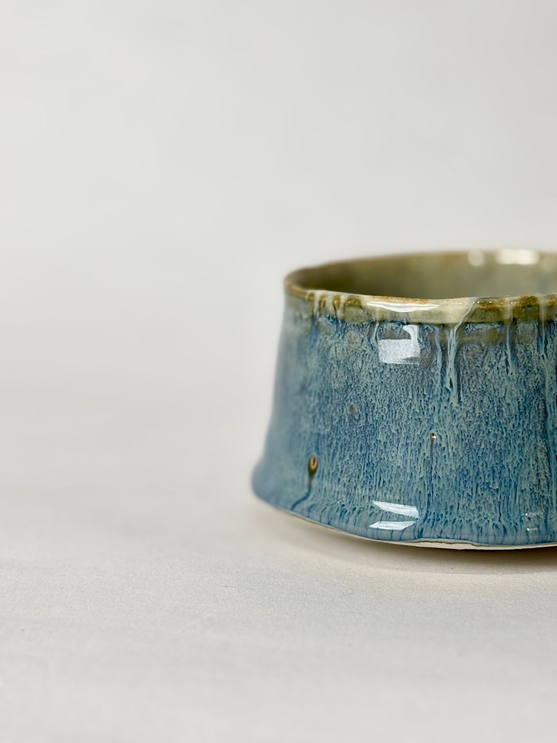 Floating Cappuccino cup - Floating Blue with Cloudburst glaze inside