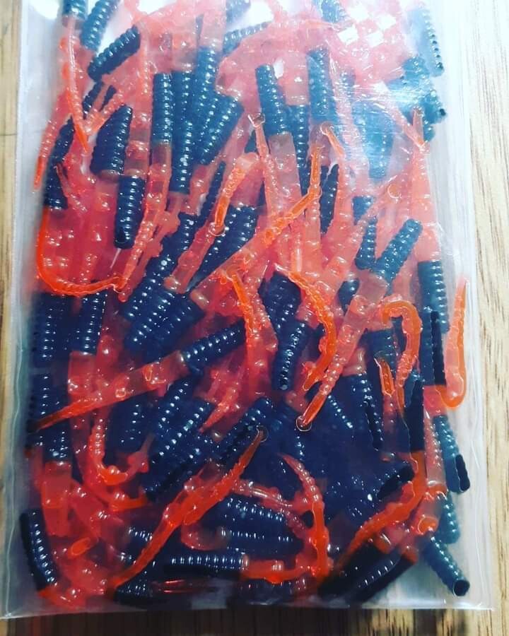 1.5&quot; Dancin leeches 
10 per pack