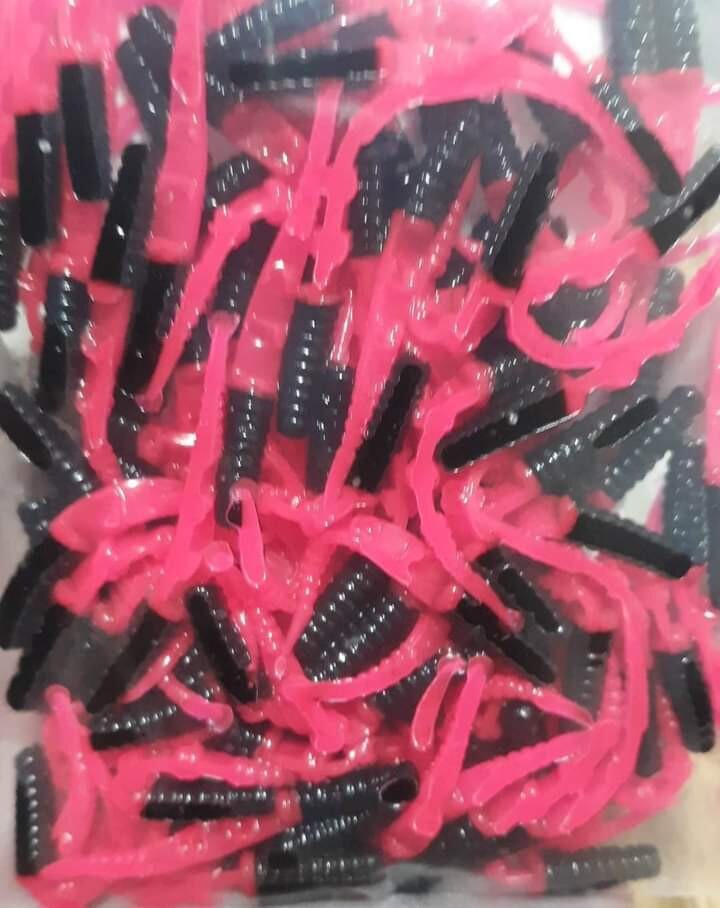 1.5&quot; Dancin leeches 
10 per pack