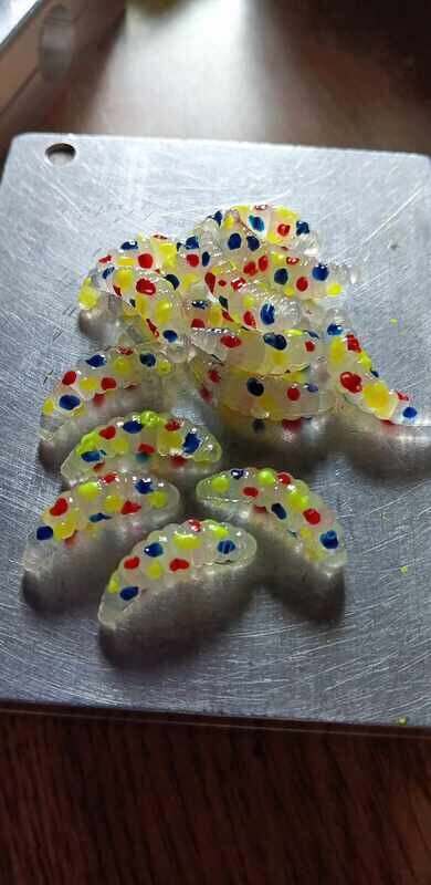 7/8 Waxworms 
Wonder bread white glo 
16 per pack