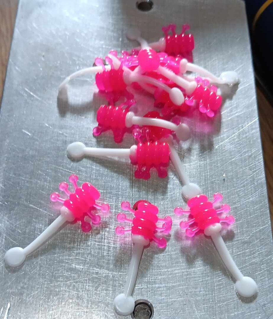 1&quot; Splatter bug
Hot pink &amp; white 
14 per pack