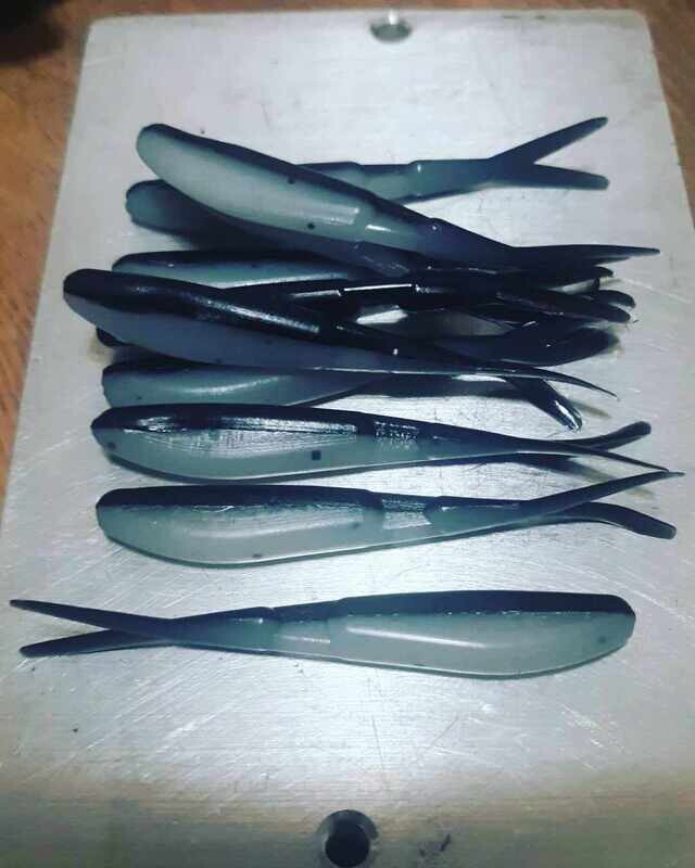 2 1/4&quot; Mad hoppin minnow
Creek shiner 
10 per pack