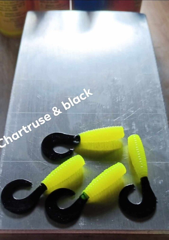 2&quot; Wiggle tail twisters 
16 per pack
Chartreuse Black