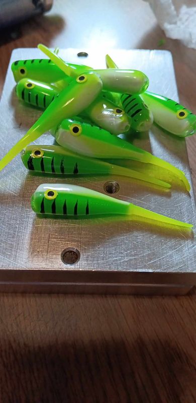 2&quot; Candy shad eyes
12 per pack