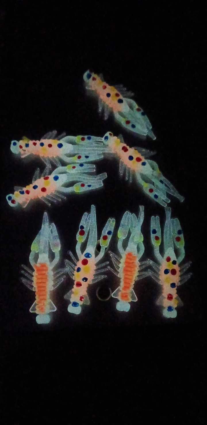 1.5&quot; Crappie claws crawfish 
Wonder bread white glo 
8 per pack