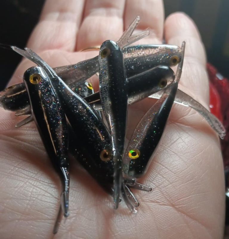 2&quot; Crappie minnow  10 per pack  Black &amp; clear/silver halo flake
