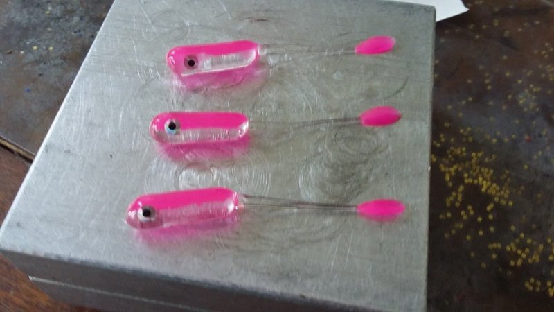 2&quot; Crappie Killer Trio  Hot Pink  12 per pk