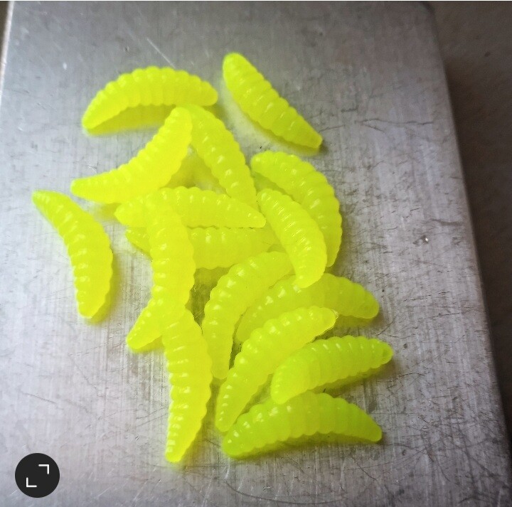 7/8 waxworms 10 per pack