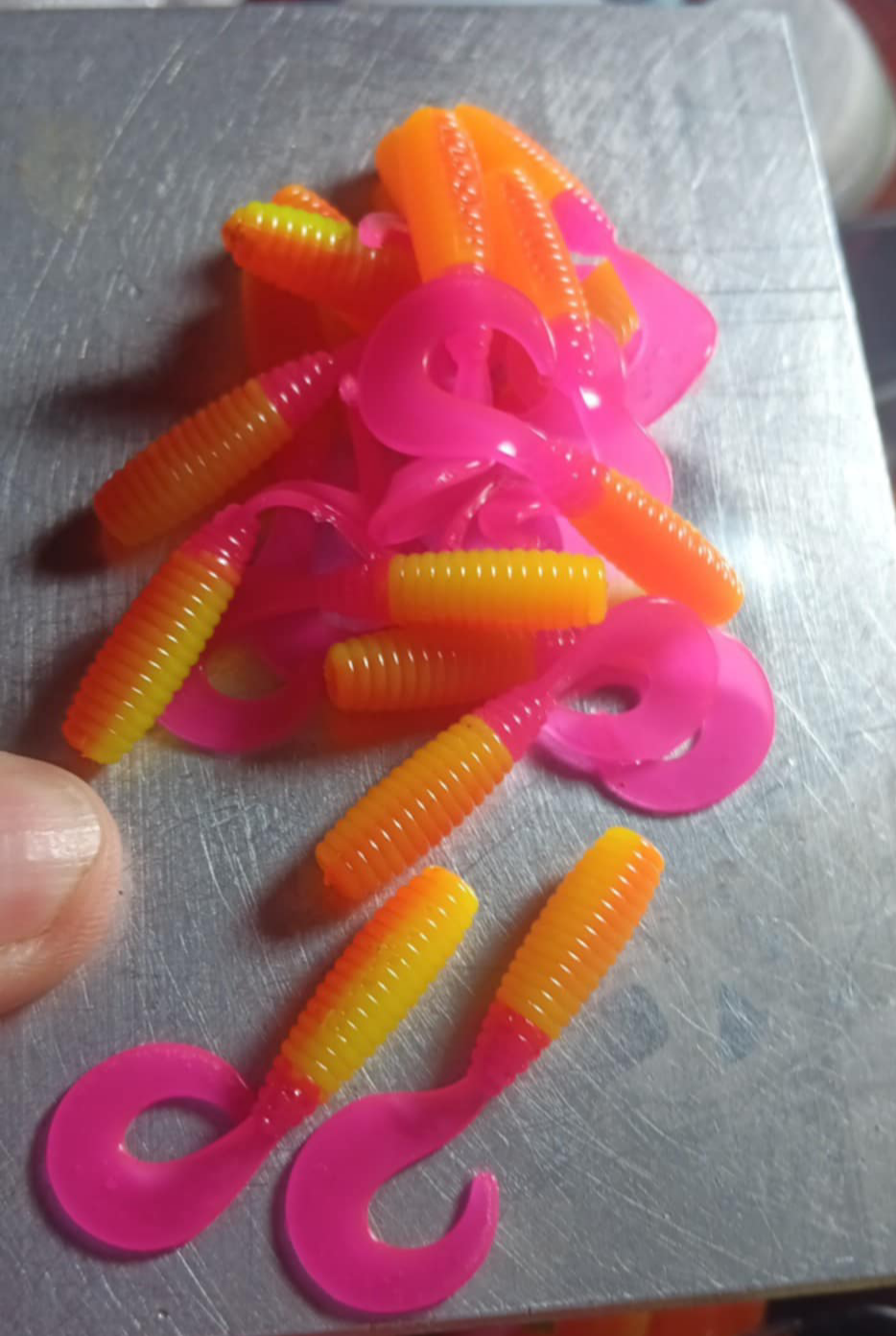 2" Wiggle tail twisters  16 per pack Orange chartreuse hot pink