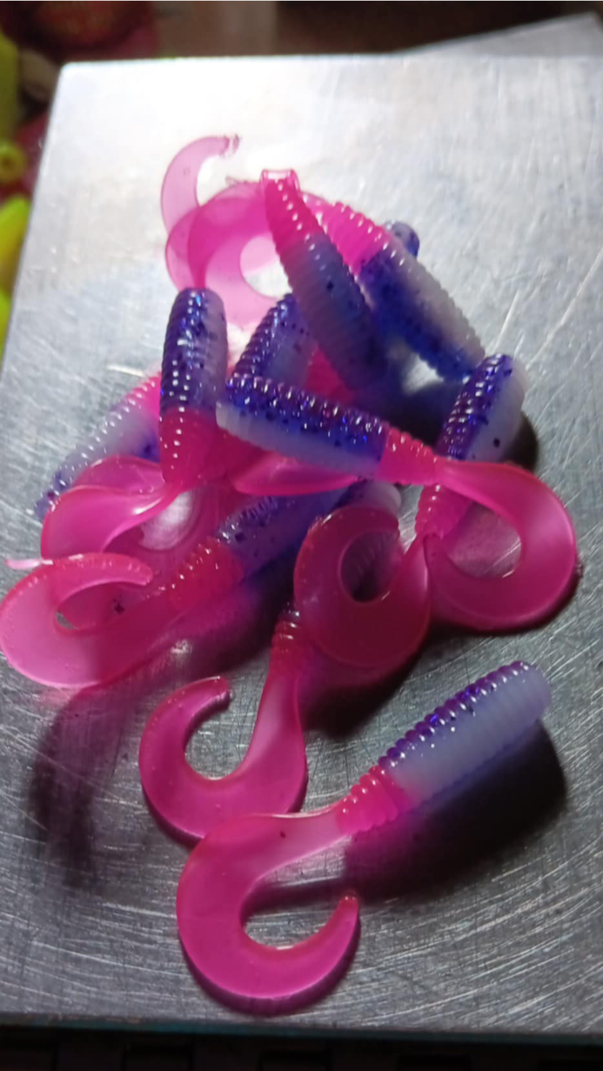 2" Wiggle tail twisters  16 per pack Purple monkey milk Hot pink 💕