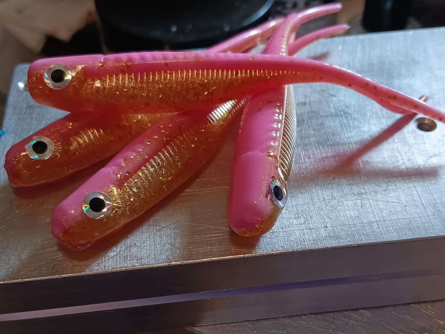 4" Walleye minnow  Bubblegum &amp; gold 6 per pack