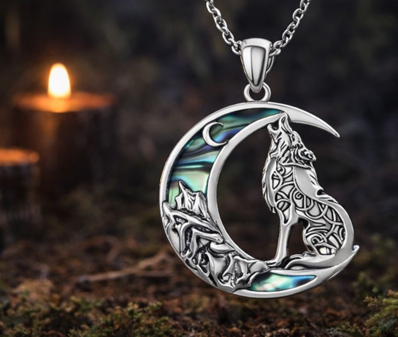 Lyraen Pendant - Instinct / Guidance