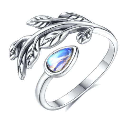Elaris Veil Ring