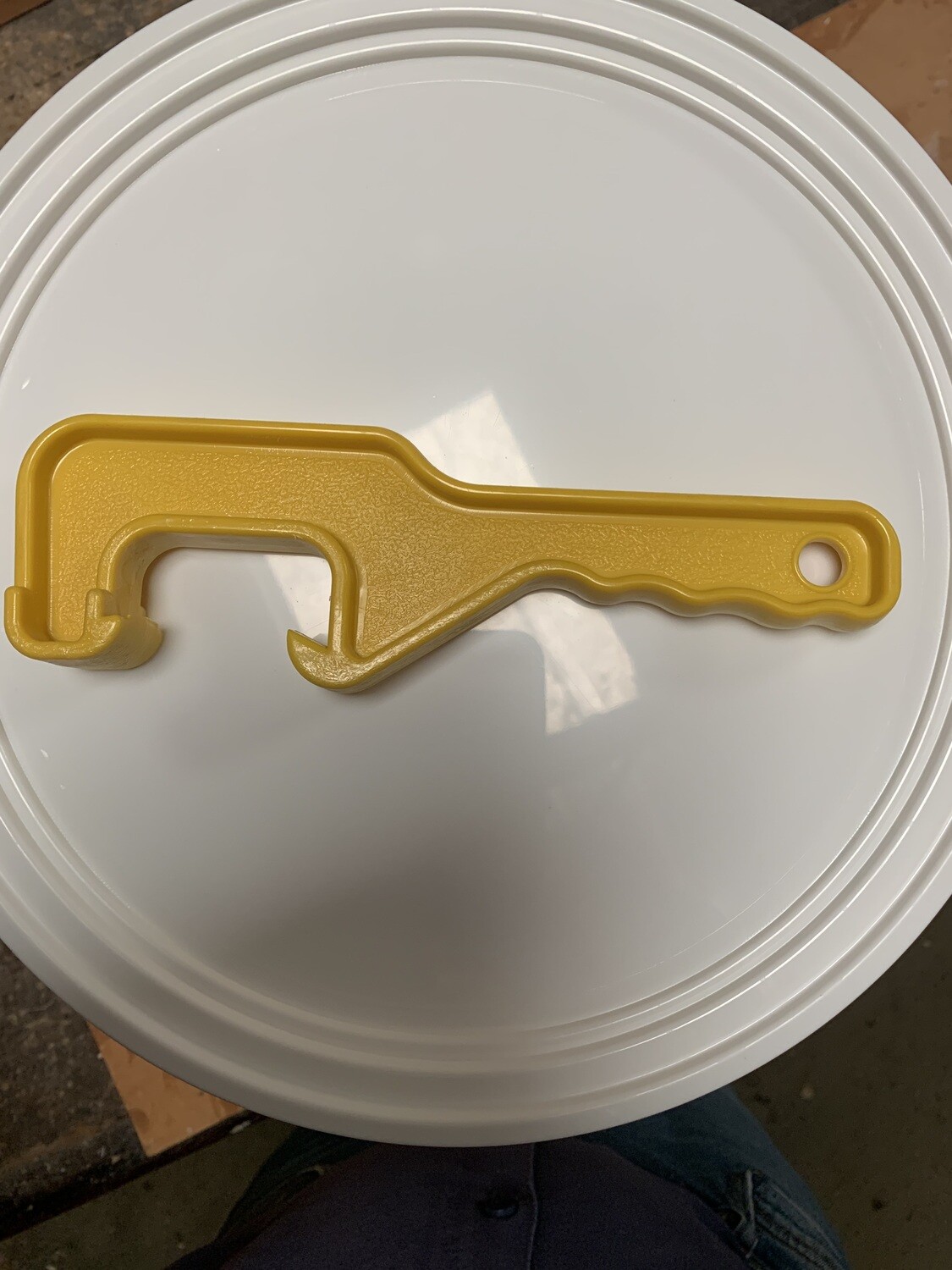 Bucket opener