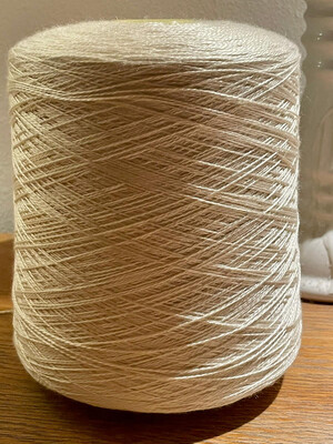 Maulbeer - Seide 2/12 nm 600 m / 100g 1kg Kone Maulbeer - Seide 2/12 nm 600 m / 100g 1kg Kone