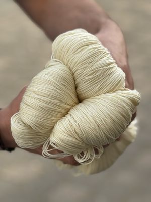 Quarter Round 4 ply Lauflänge 400 m / 100 g