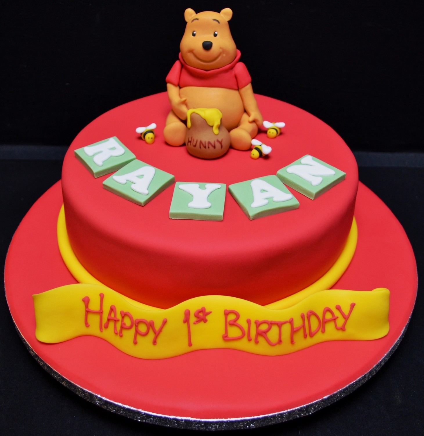 Winnie The Pooh on round cake