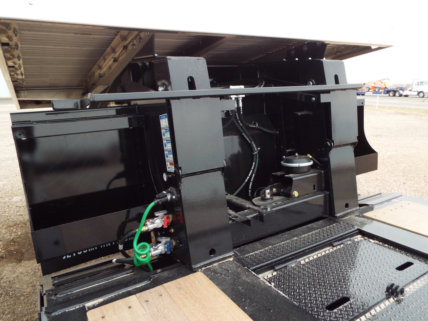 2024 Jet 53' 35 Ton Hydraulic Detach 35T53-2
