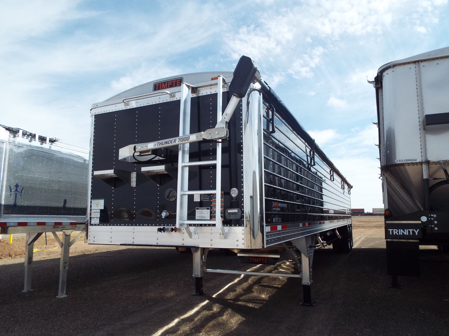 In Stock: Amarillo, TX - 2027 Black Timpte AG Hopper - 42'2 In Stock: Amarillo, TX - 2027 Black Timpte AG Hopper - 42'2" x 96" x 72" - 193701
