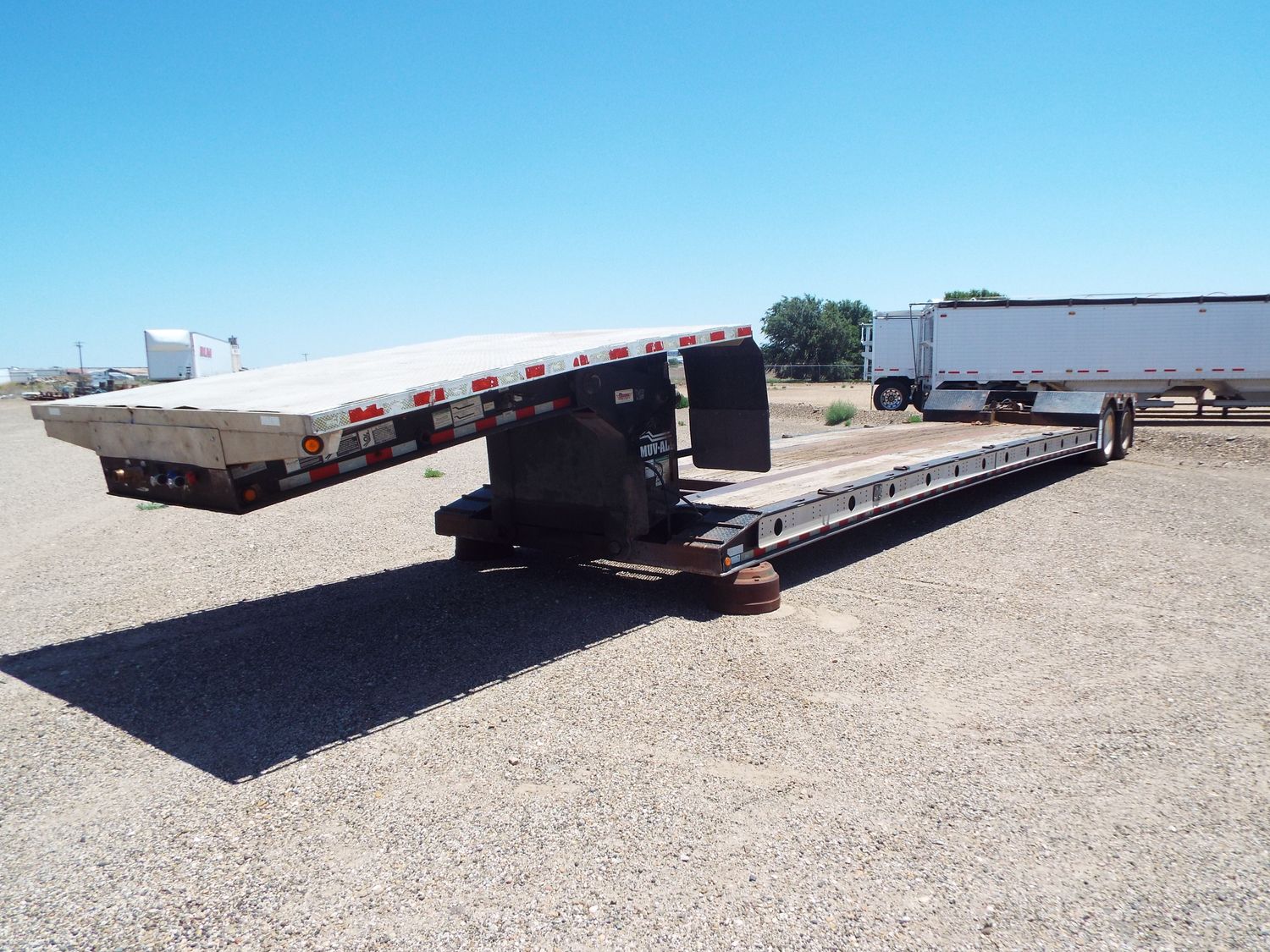 In Stock: Amarillo, TX - 2011 Muvall 35 Ton Hydraulic Detach - 49' w/30' Well - 477378