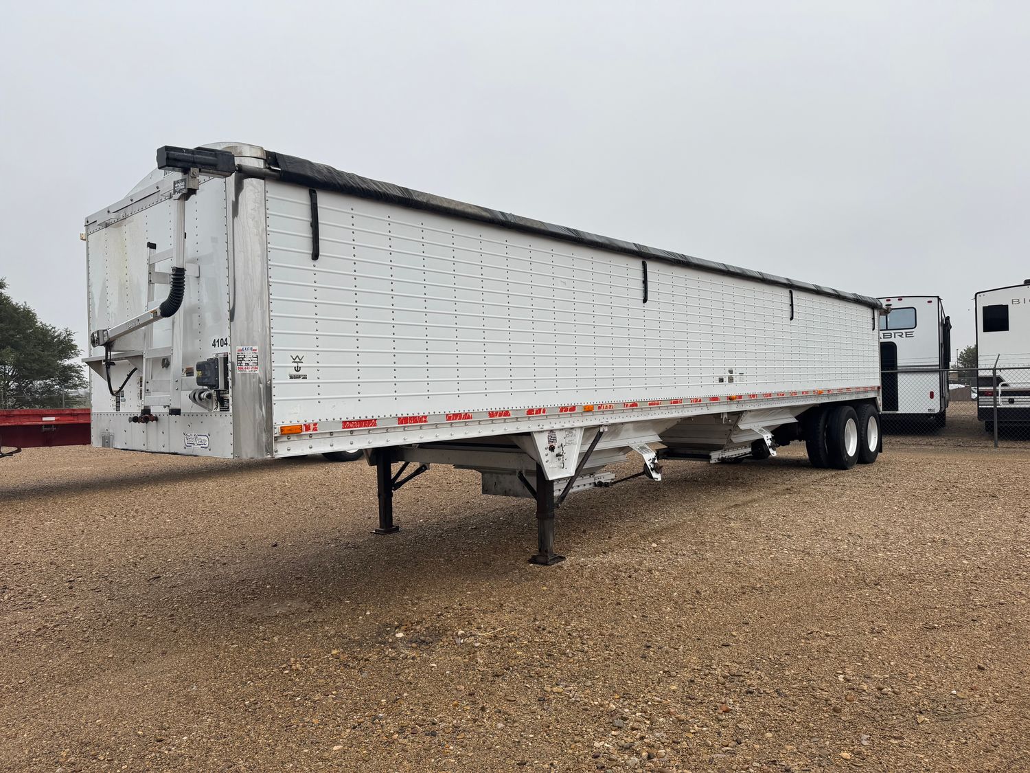 In Stock: Amarillo, TX - 2006 Wilson Hopper: 43 x 102 X 72 - 244104 In Stock: Amarillo, TX - 2006 Wilson Hopper: 43 x 102 X 72 - 244104