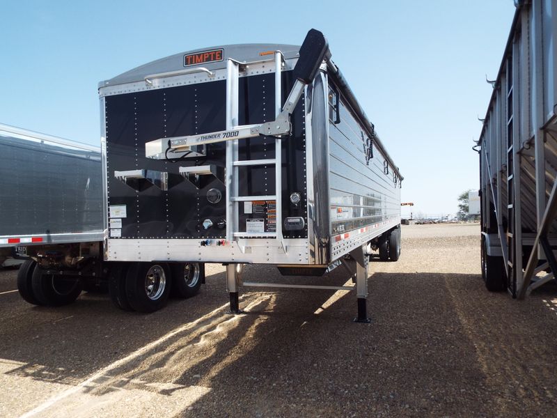 In Stock: David City, NE  -  2027 Black Timpte AG Hopper Hyd Doors - 42'2" x 96" x 72" - 194370