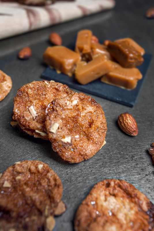 Maison Bruyere - heerlijke amandelkoekjes met stukjes gezouten karamel