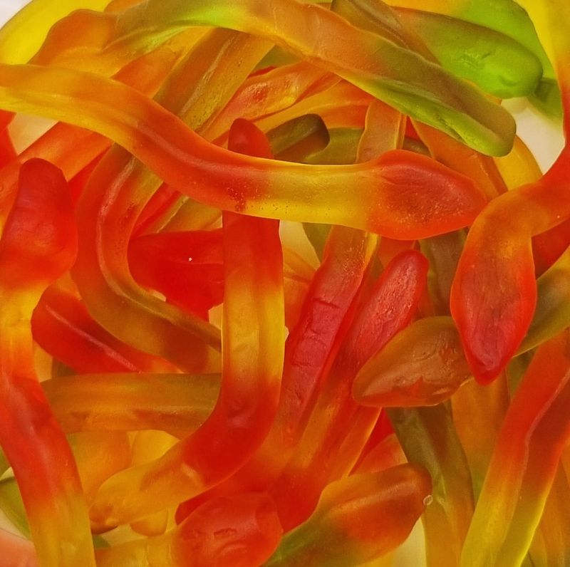 Geoliede gommen - grote slangen fruitsmaak 1 kg