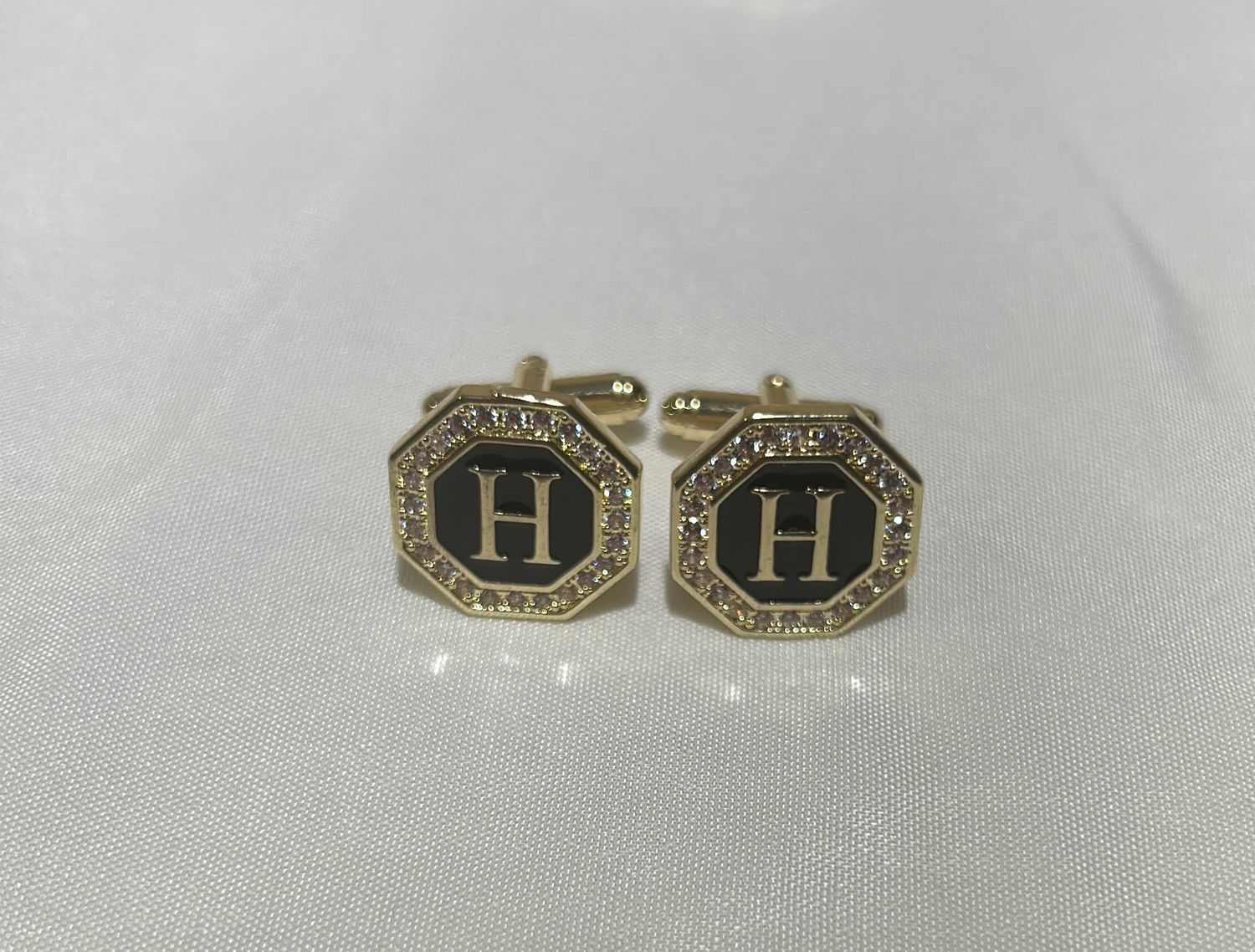 Cufflinks H