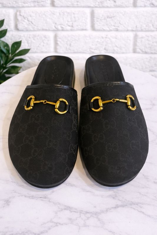 slippers