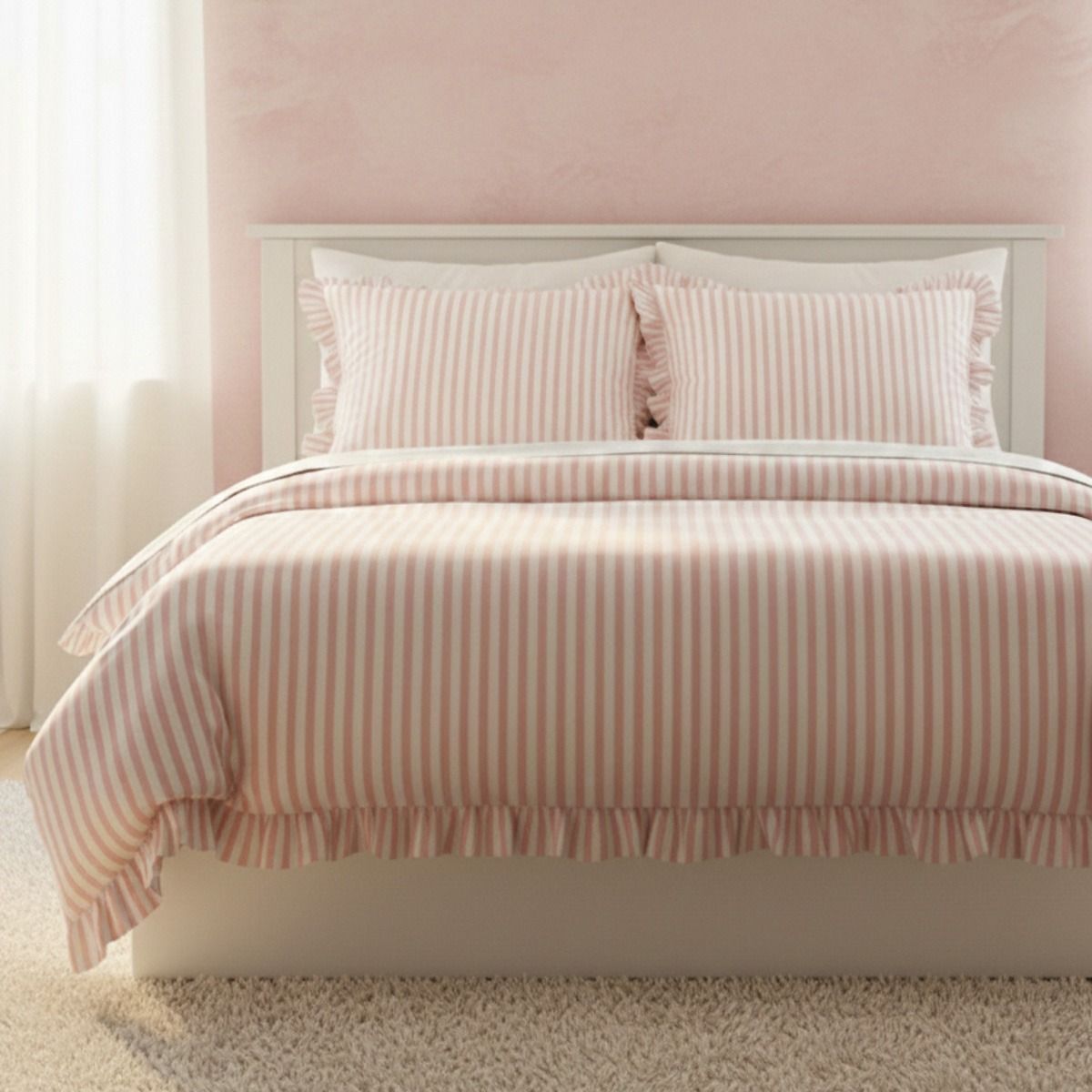 Pościel TRUDY bawełniana w różowe paski z falbanką 160x200 + 2*70x80 cm