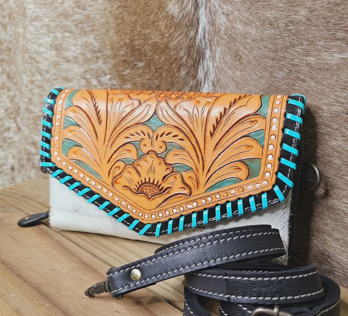 Bushfire Road Paige Clutch Crossbody Bag