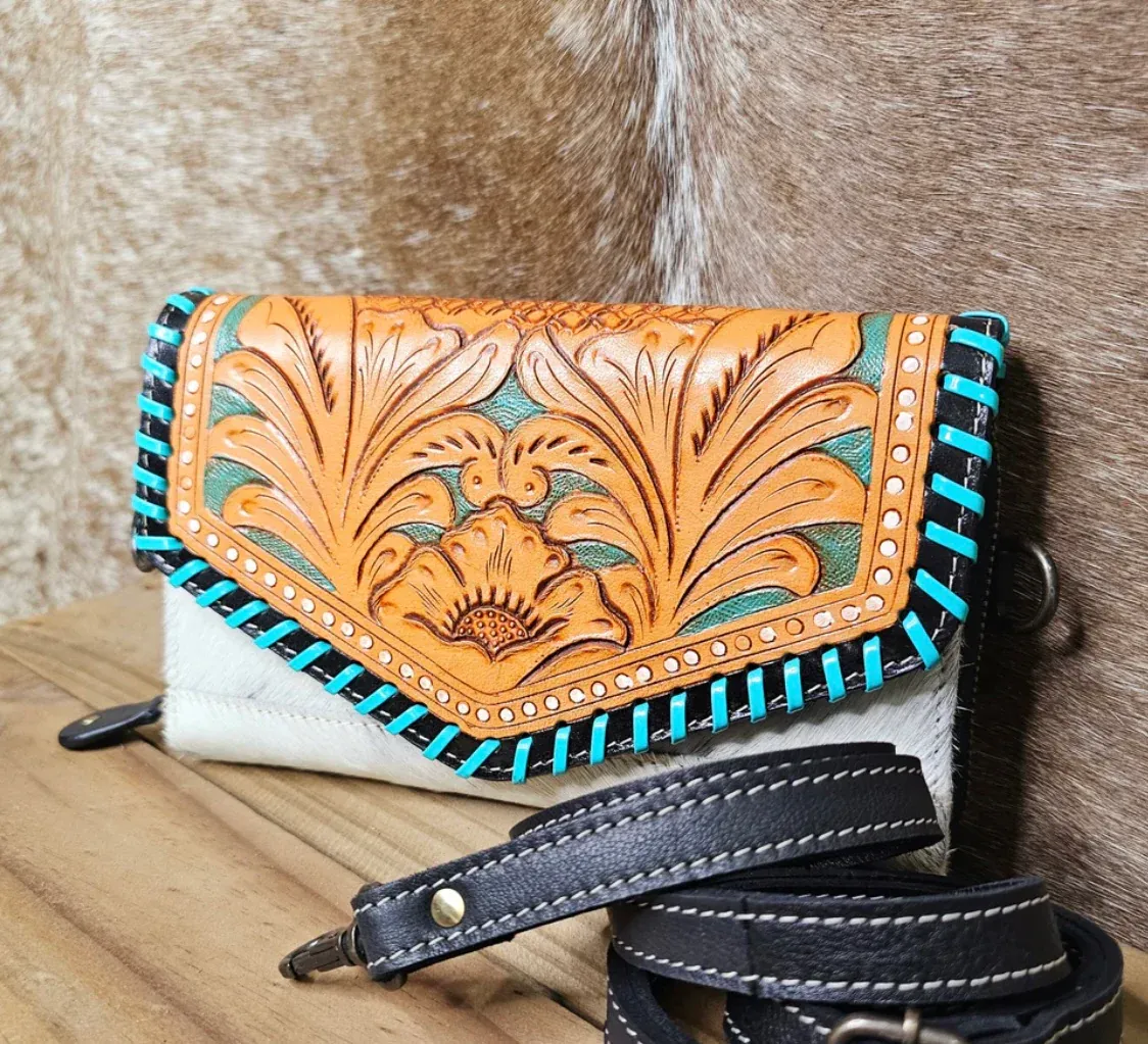 Bushfire Road Paige Clutch Crossbody Bag