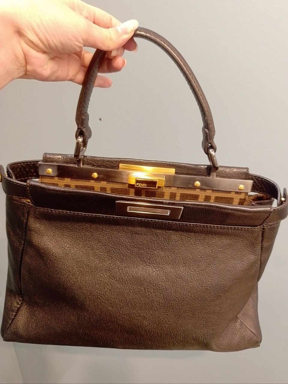 BORSA FENDI PEEKABOO