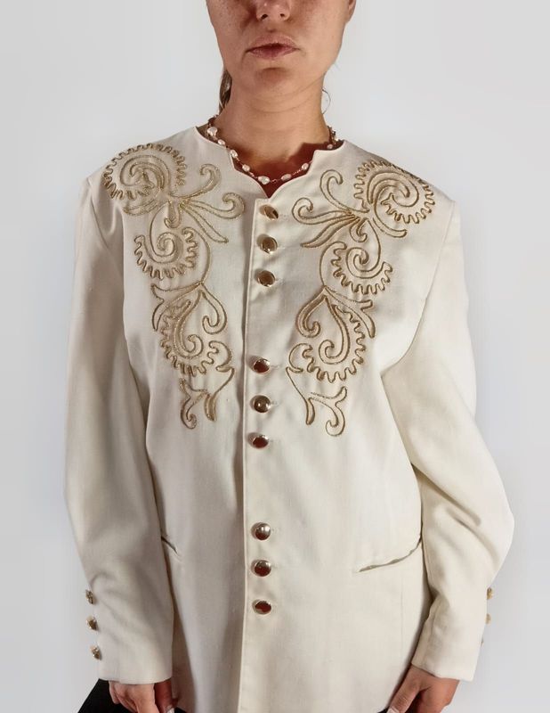 BLAZER CON DECORI DORATI